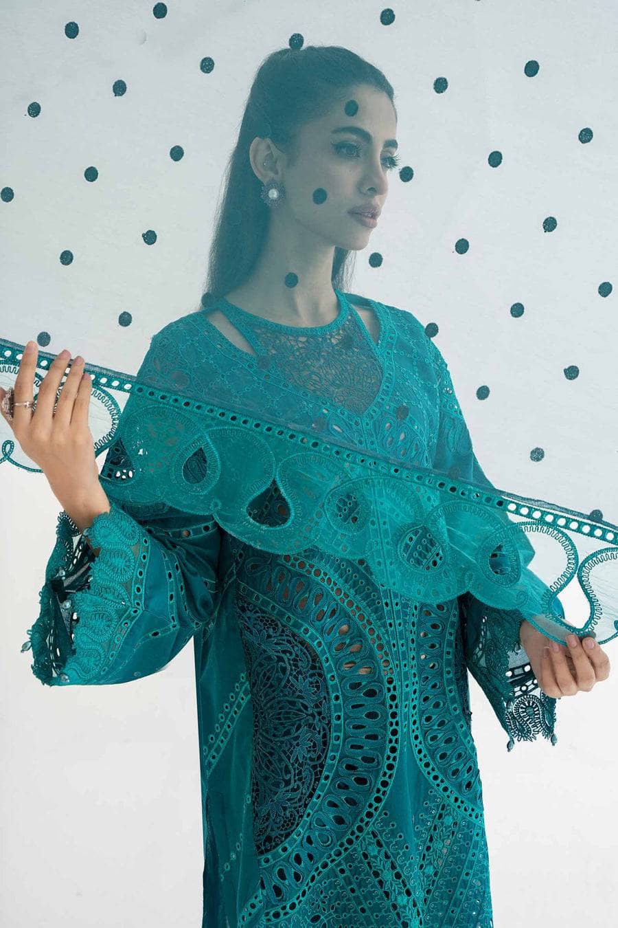 img_maria_b_lawn_24_awwal_boutique