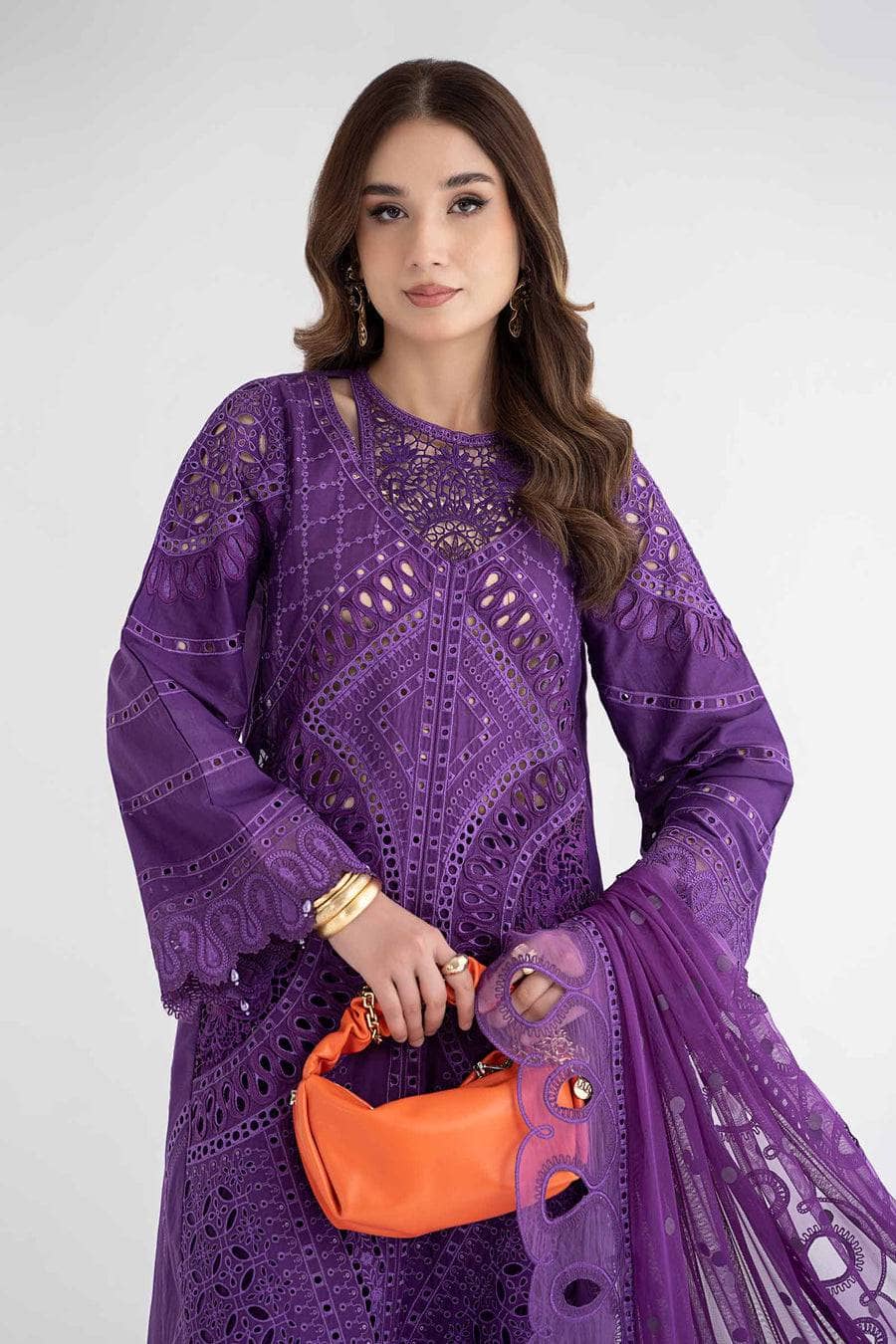 img_maria_b_lawn_24_awwal_boutique