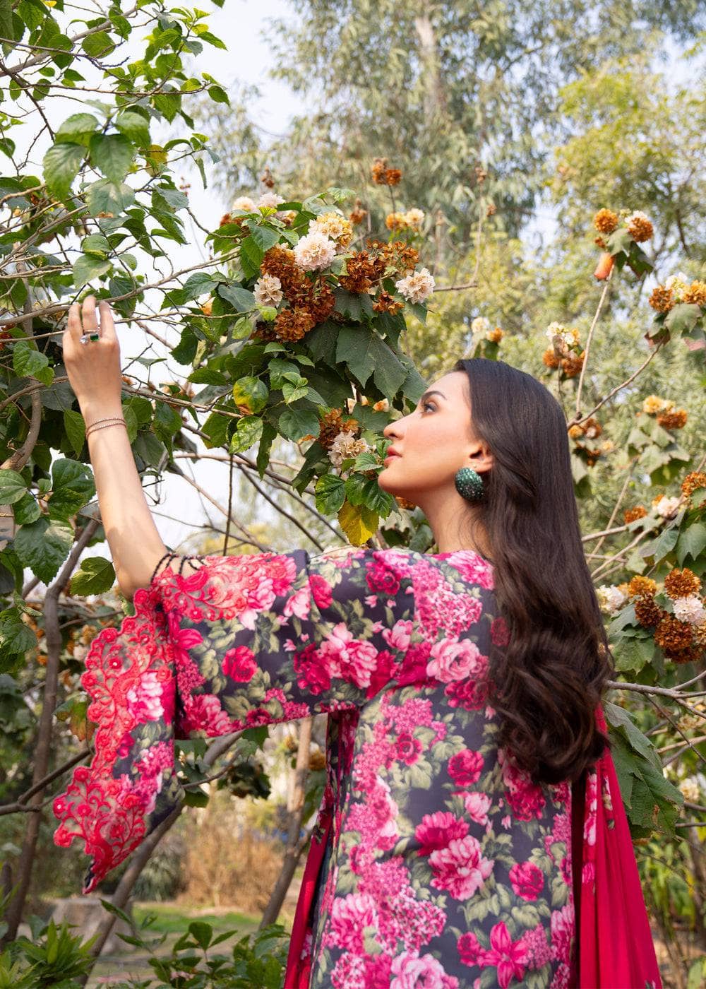 img_myeesha_lawn_awwal_boutique