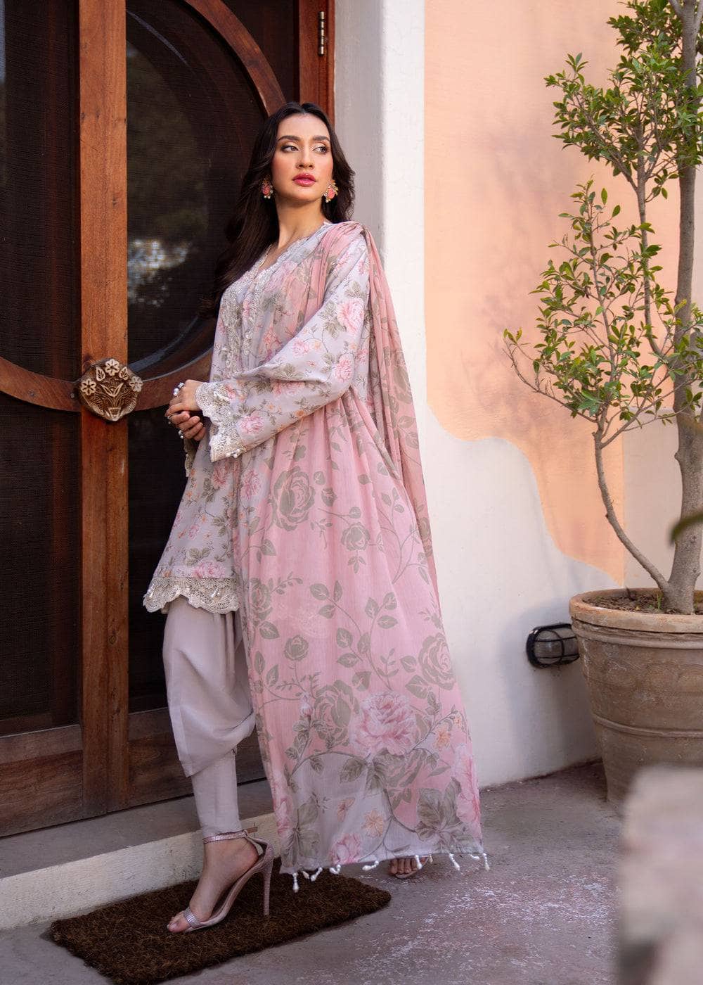 Myeesha Lawns/Kanwal