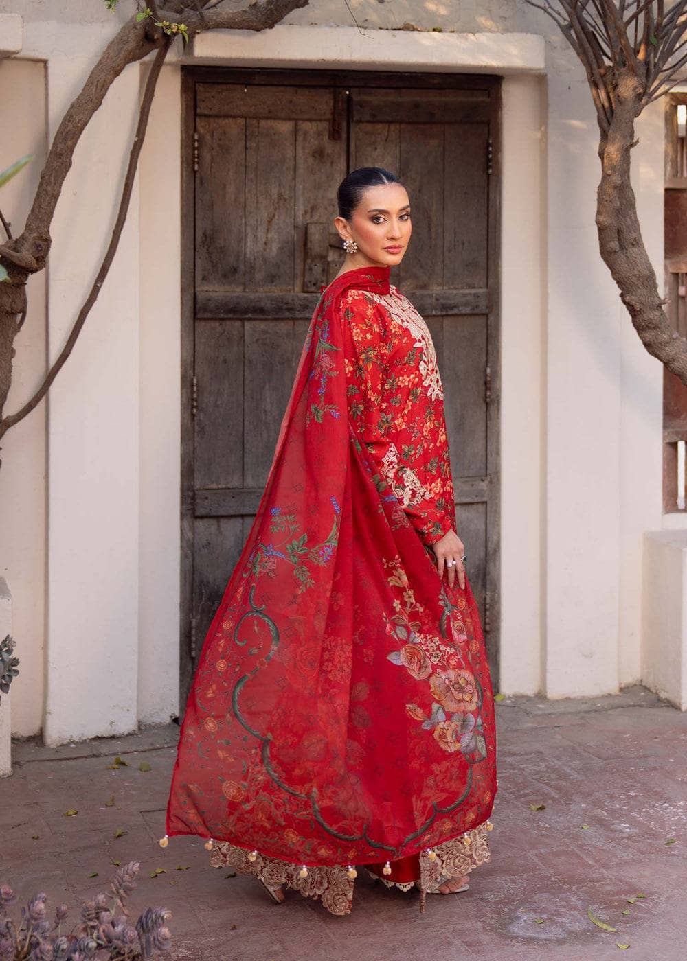 img_myeesha_lawn_awwal_boutique