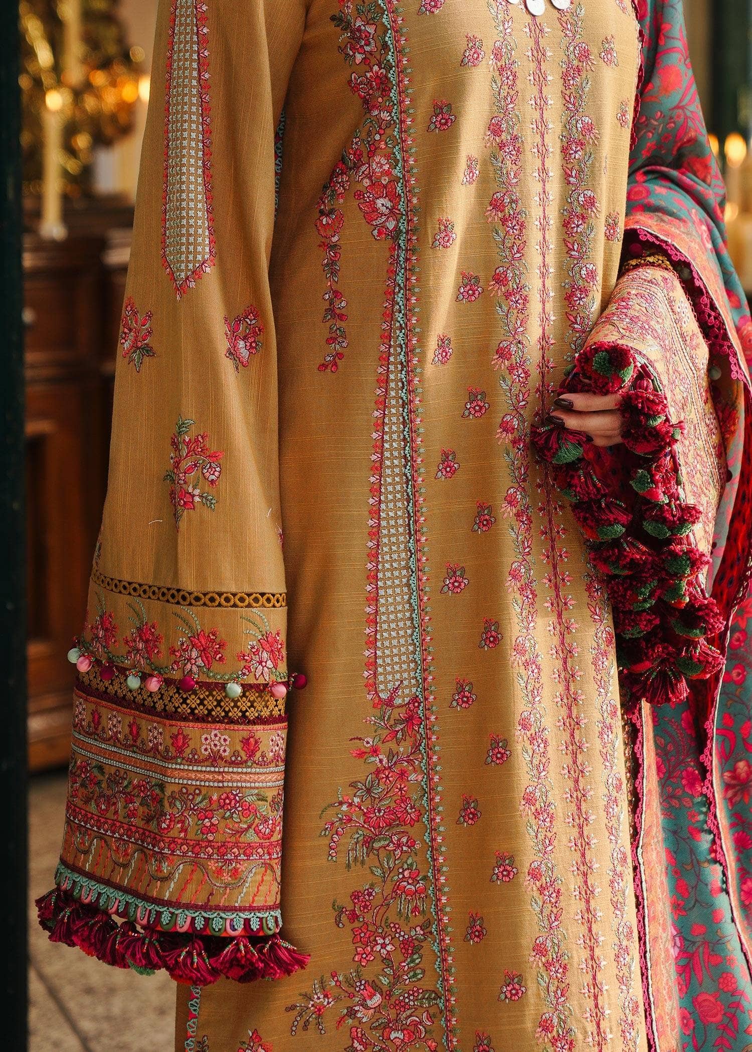 img_hussain_rehar_winter_shawls_awwal_boutique