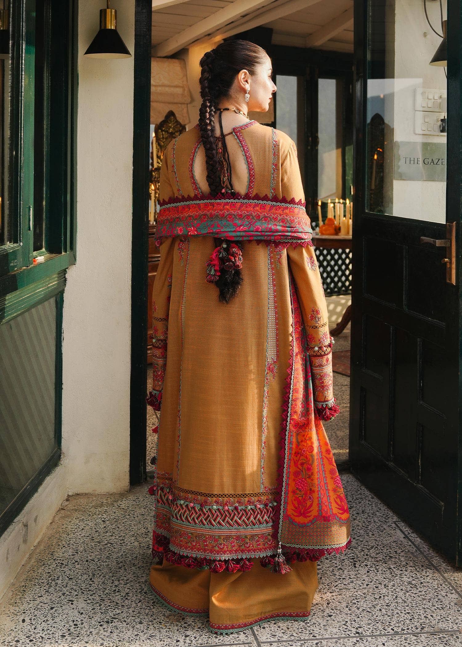 img_hussain_rehar_winter_shawls_awwal_boutique