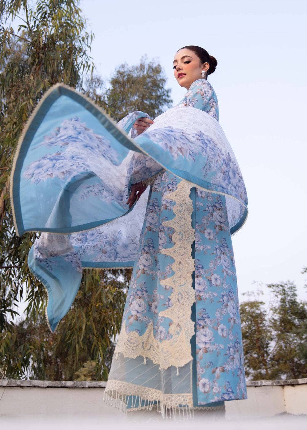 img_myeesha_lawn_awwal_boutique