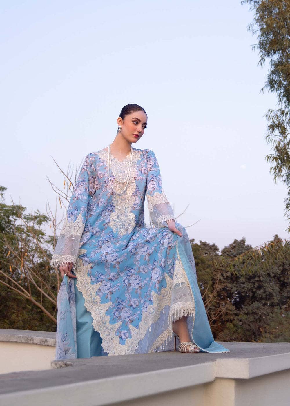 img_myeesha_lawn_awwal_boutique