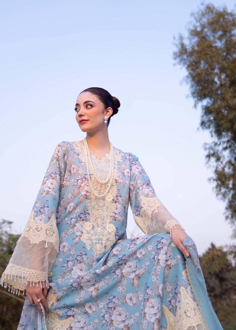 img_myeesha_lawn_awwal_boutique