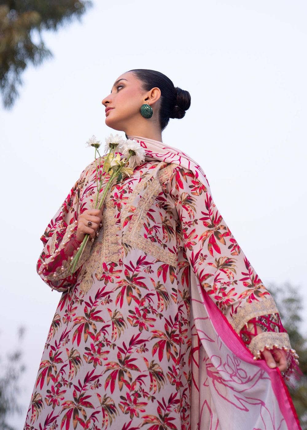 img_myeesha_lawn_awwal_boutique