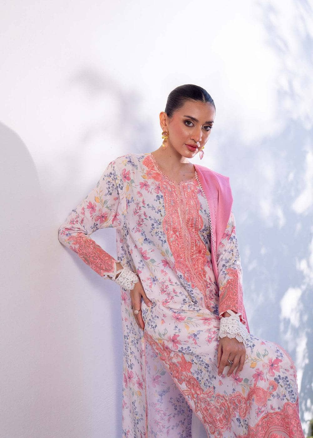 img_myeesha_lawn_awwal_boutique