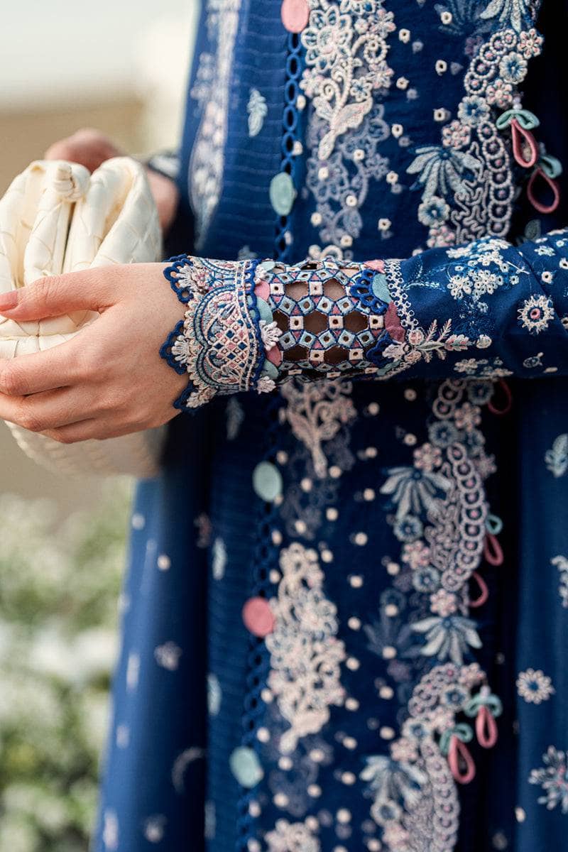 img_qalamkar_luxury_sahil_lawn_23_awwal_boutique