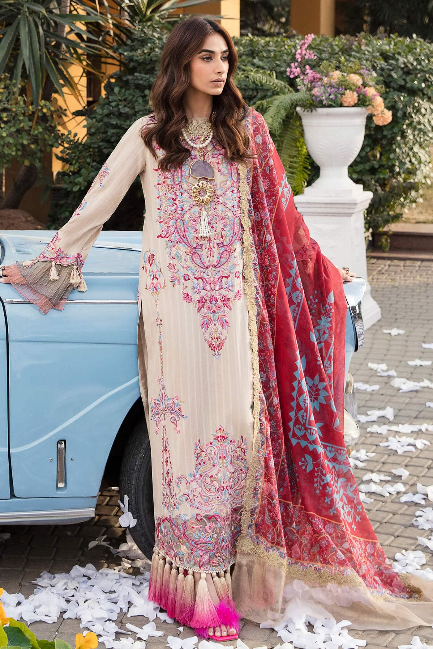 img_nilofer_shahid_lawn_23_awwal_boutique