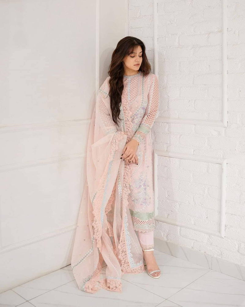 img_mushq_astoria_lawn_23_awwal_boutique