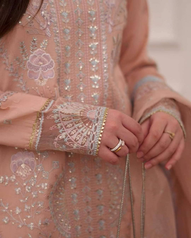 img_mushq_astoria_lawn_23_awwal_boutique