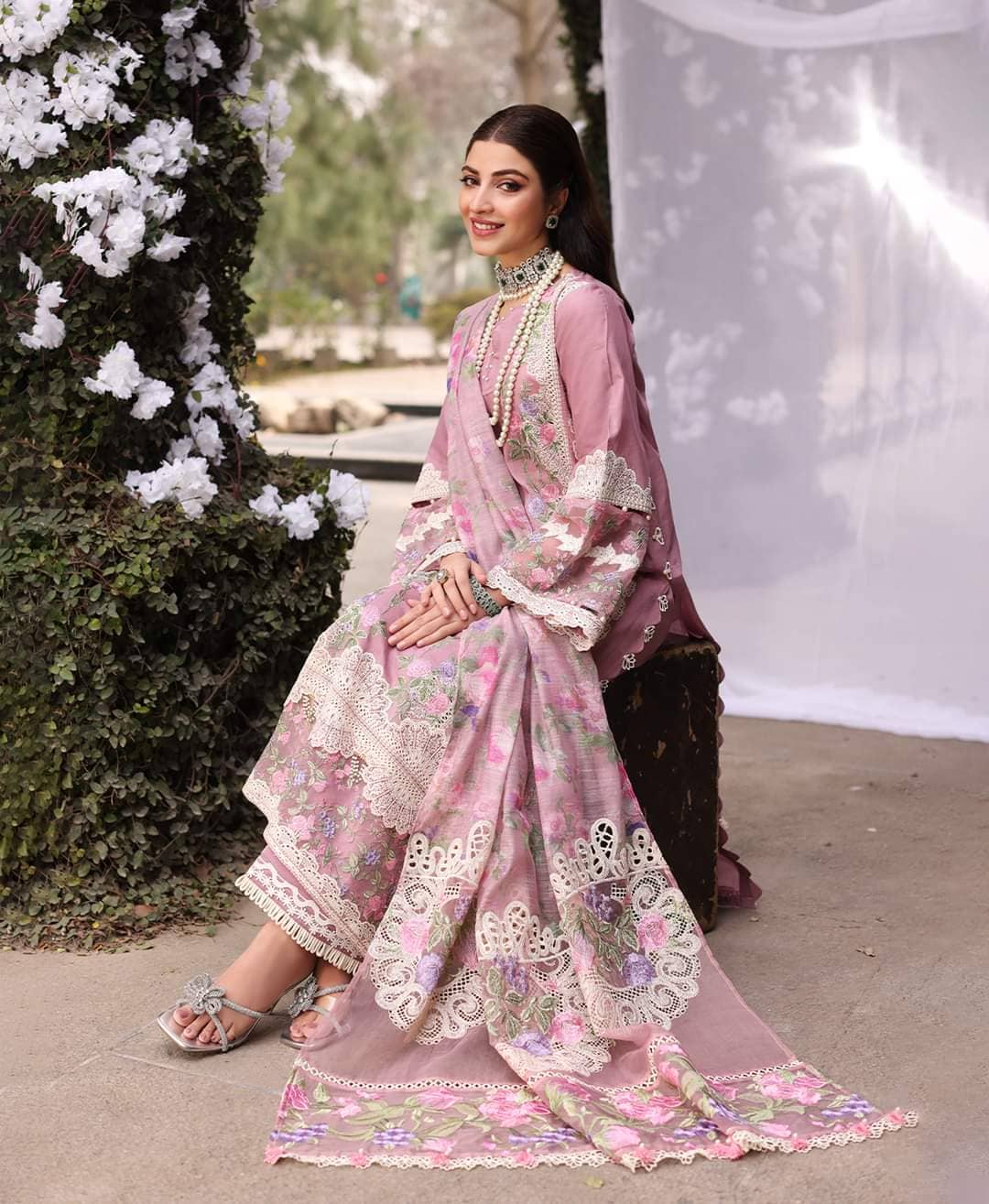 img_kahf_premium_lawn_awwal_boutique