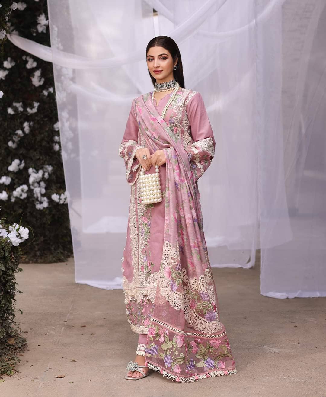 img_kahf_premium_lawn_awwal_boutique