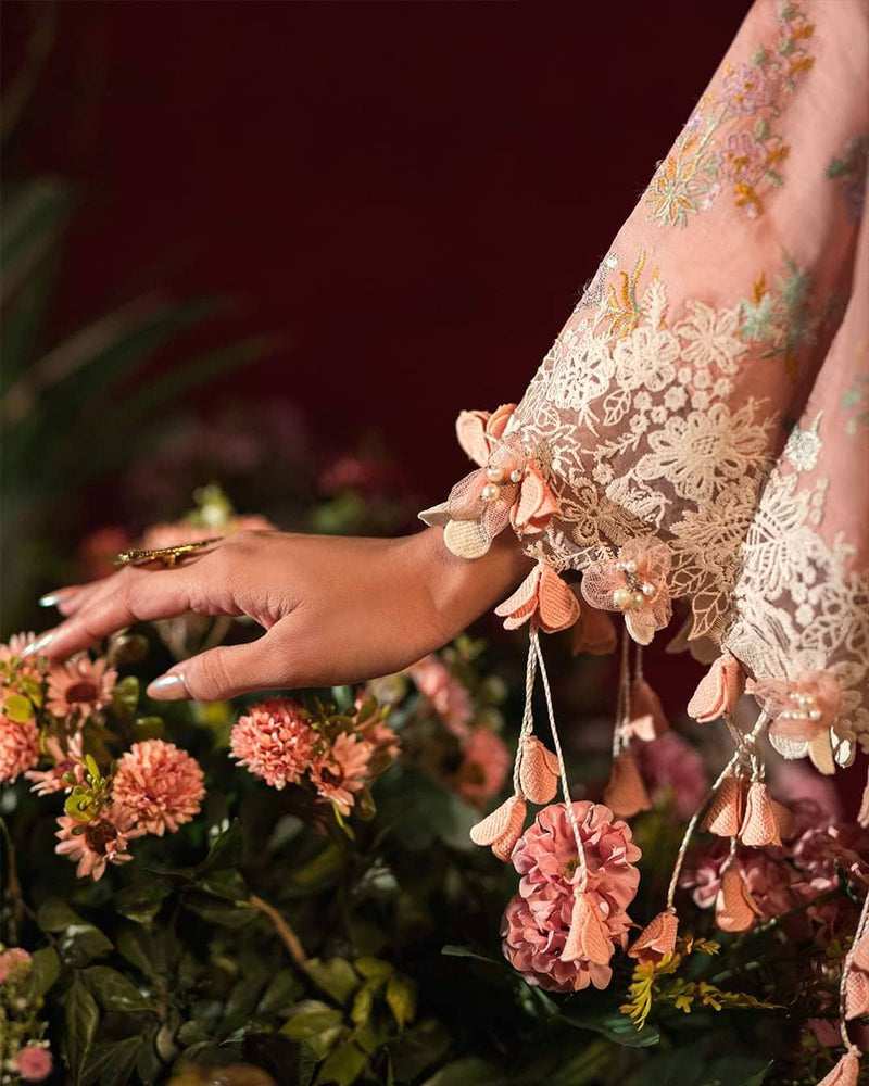 img_sana_safinaz_lawn_24_awwal_boutique