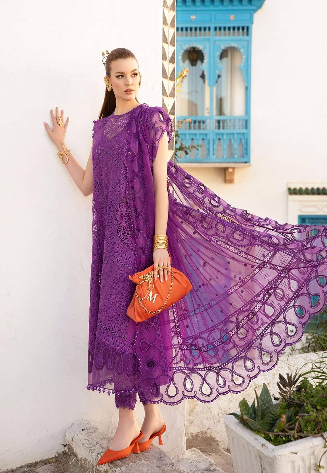 img_maria_b_lawn_24_awwal_boutique