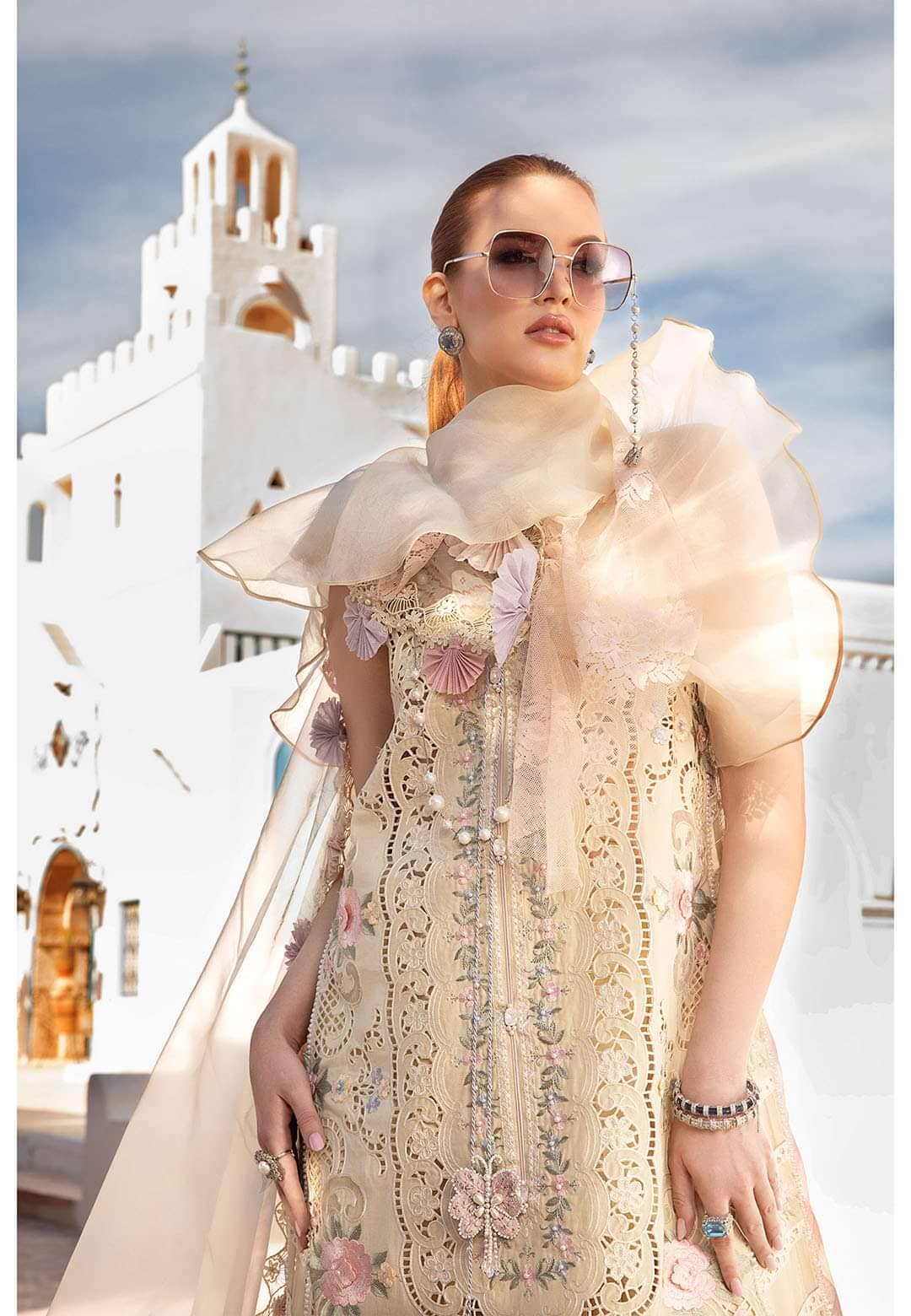 img_maria_b_lawn_24_awwal_boutique