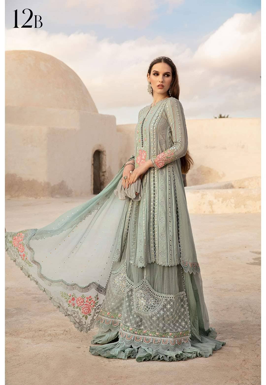 img_maria_b_lawn_24_awwal_boutique