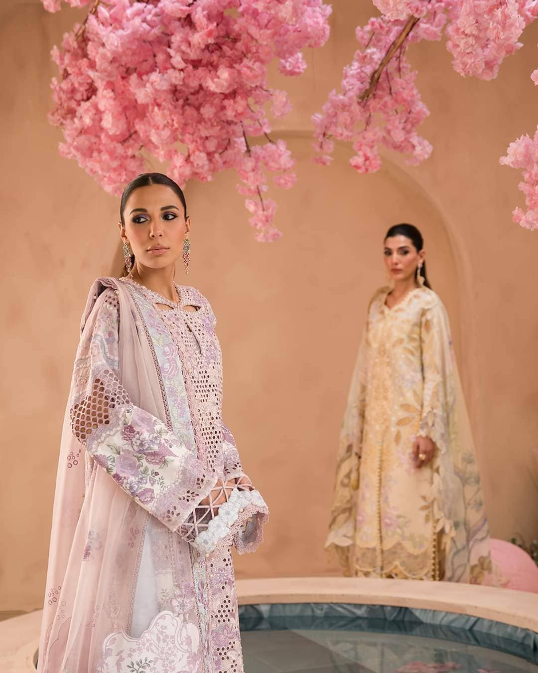 img_afrozeh_painted_garden_lawn_awwal_boutique