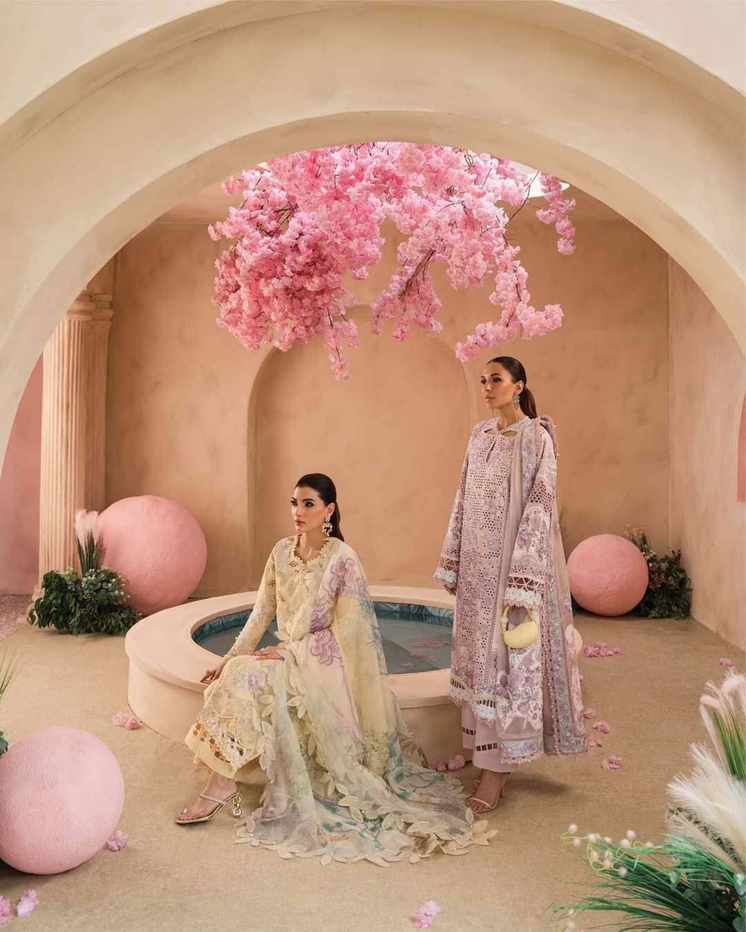 img_afrozeh_painted_garden_lawn_awwal_boutique