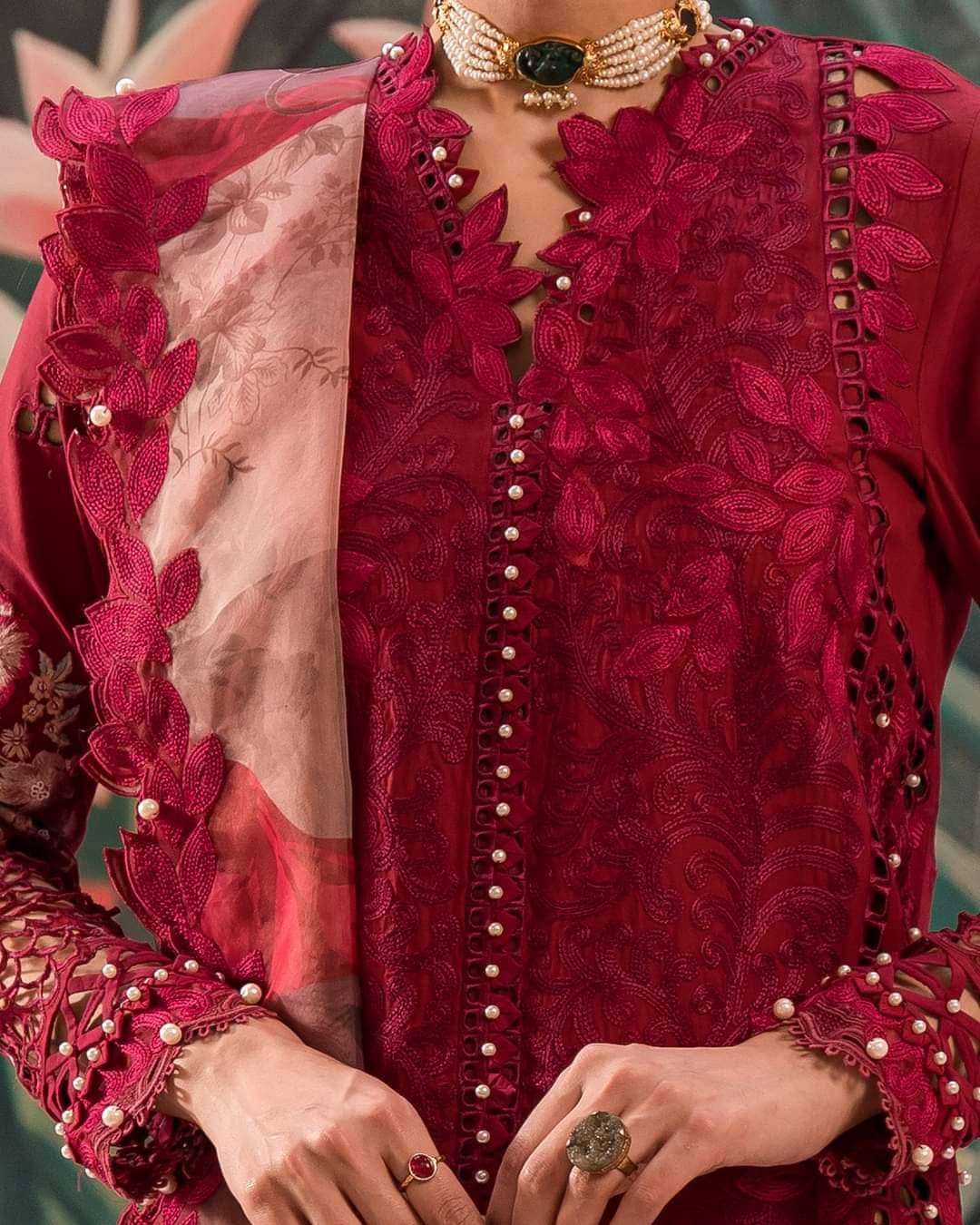 img_afrozeh_painted_garden_lawn_awwal_boutique