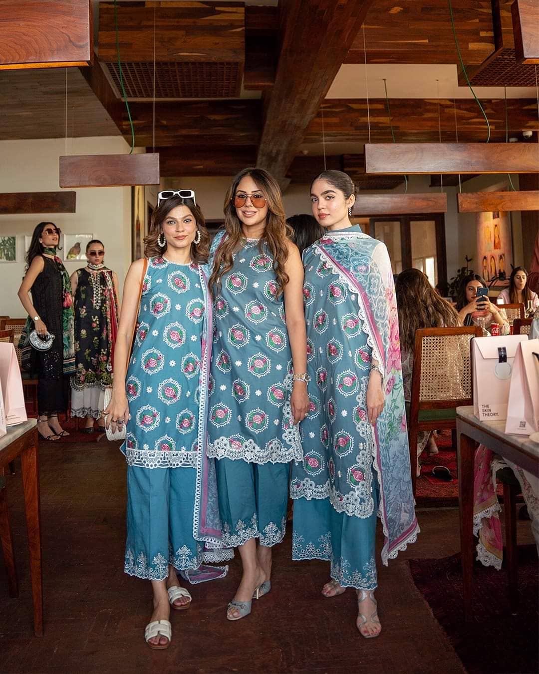 Img_spotted_in_saira_rizwan_awwal_boutique