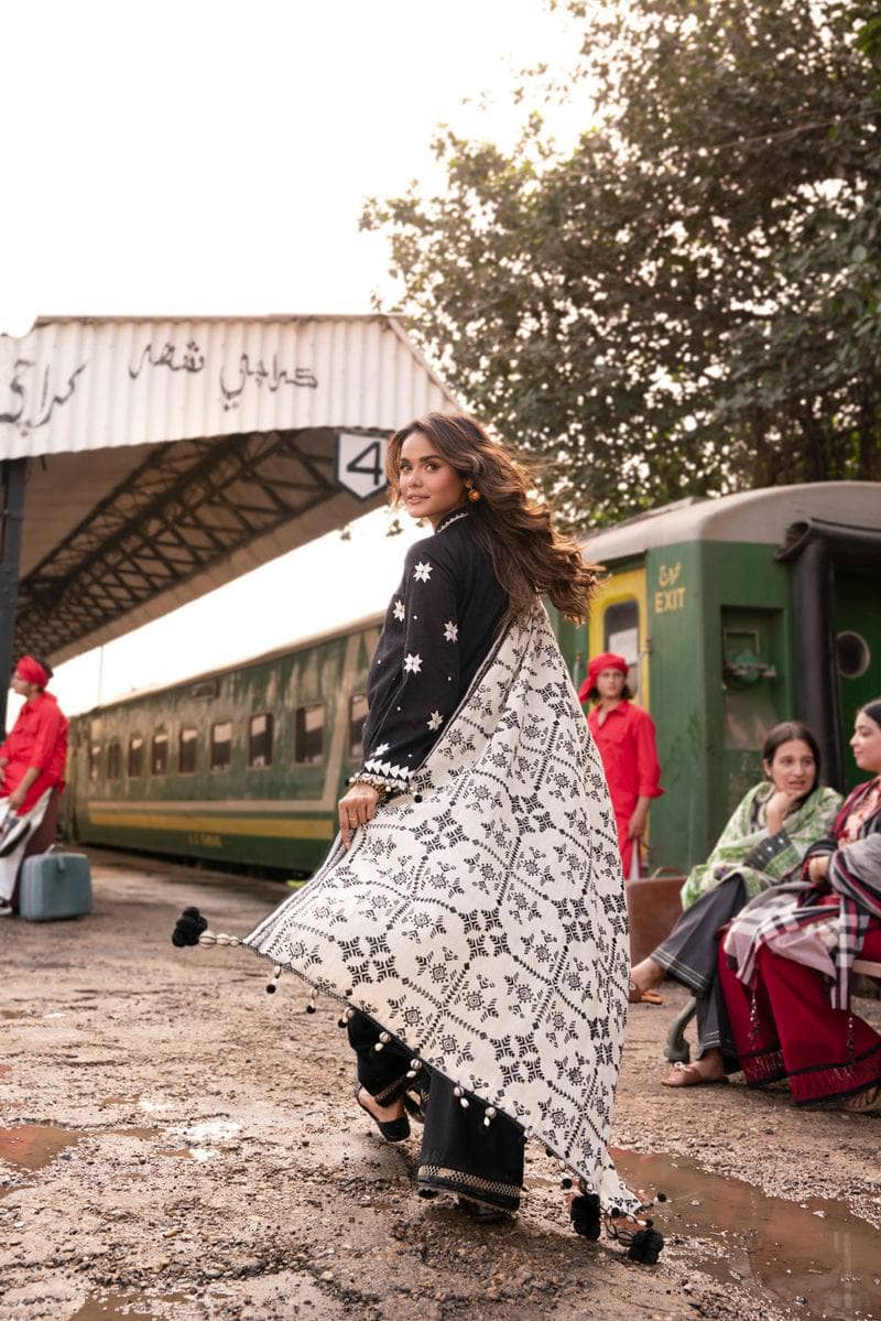 Al Karam Winter 25/RTS | SHIRT, TROUSER & SHAWL/Khaddar