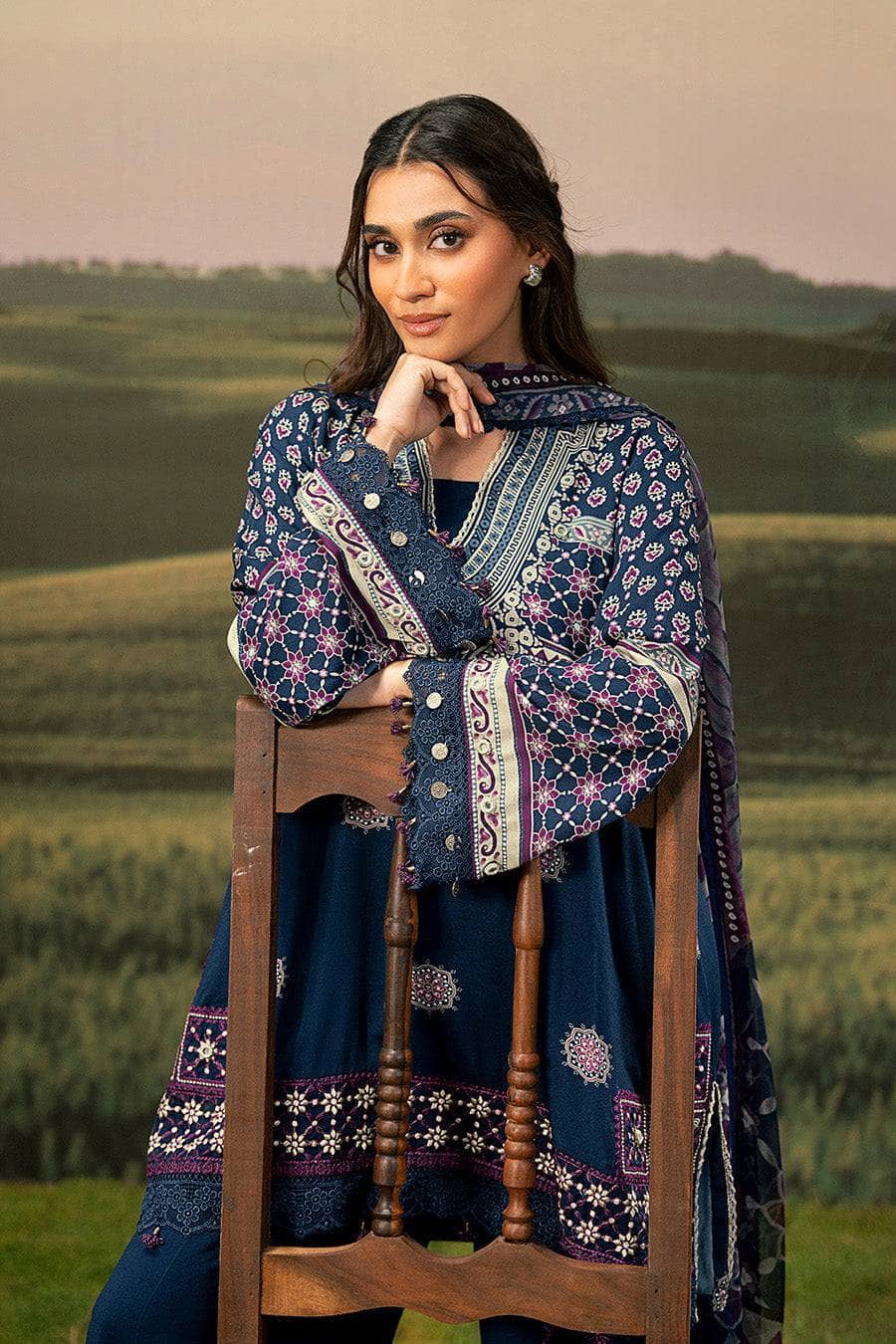 Maria B M Basics 25/Fall-Winter/Embroidered Arabic Lawn Suit | MB-PFUS25-09B/Blue