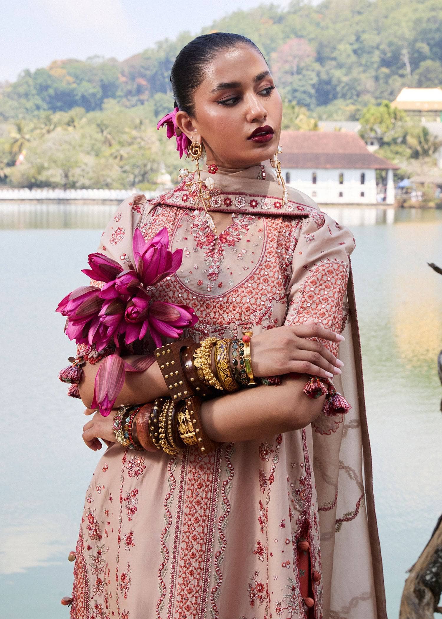 img_hussain_rehar_lawn_25_awwal_boutique