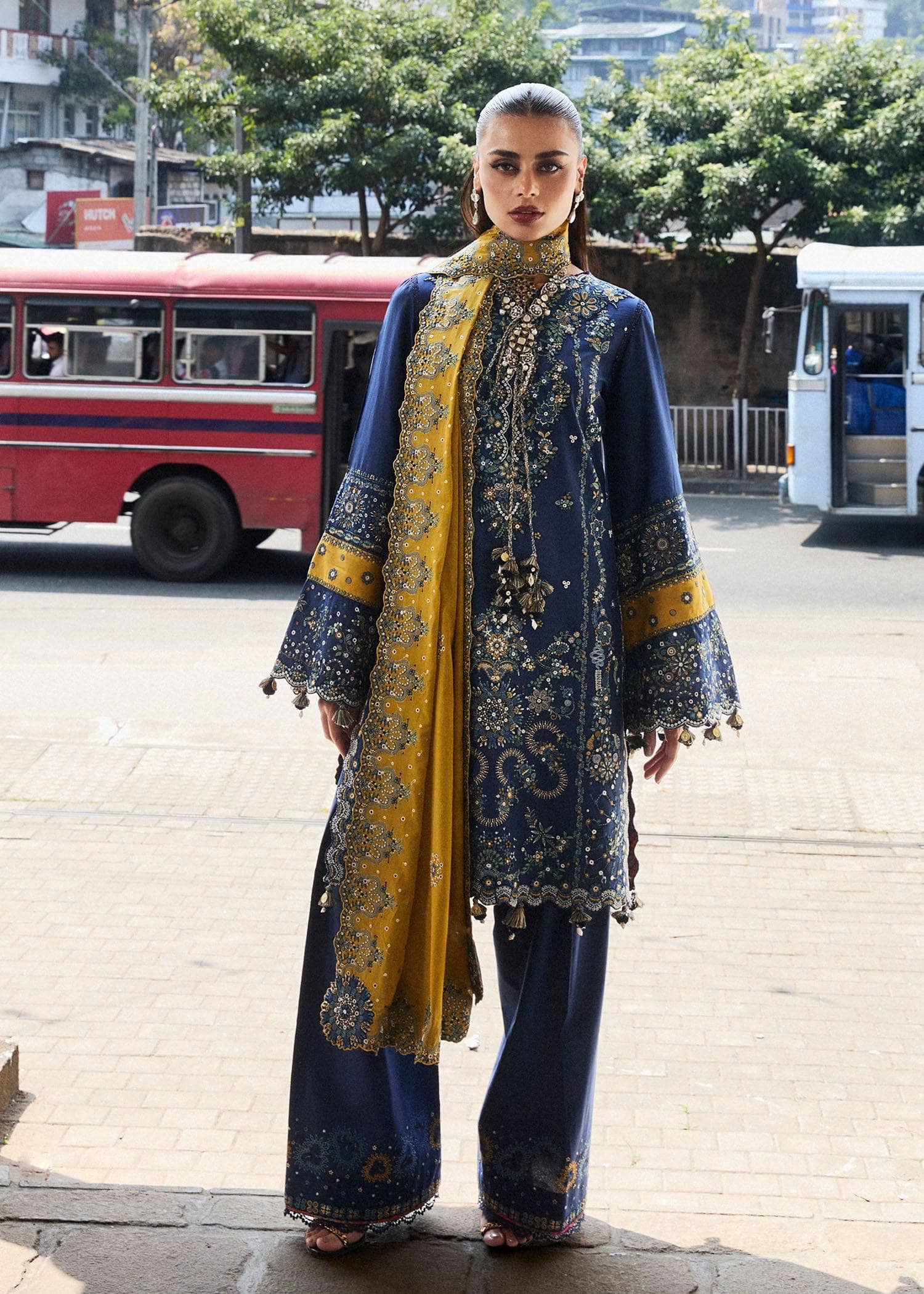 img_hussain_rehar_lawn_25_awwal_boutique