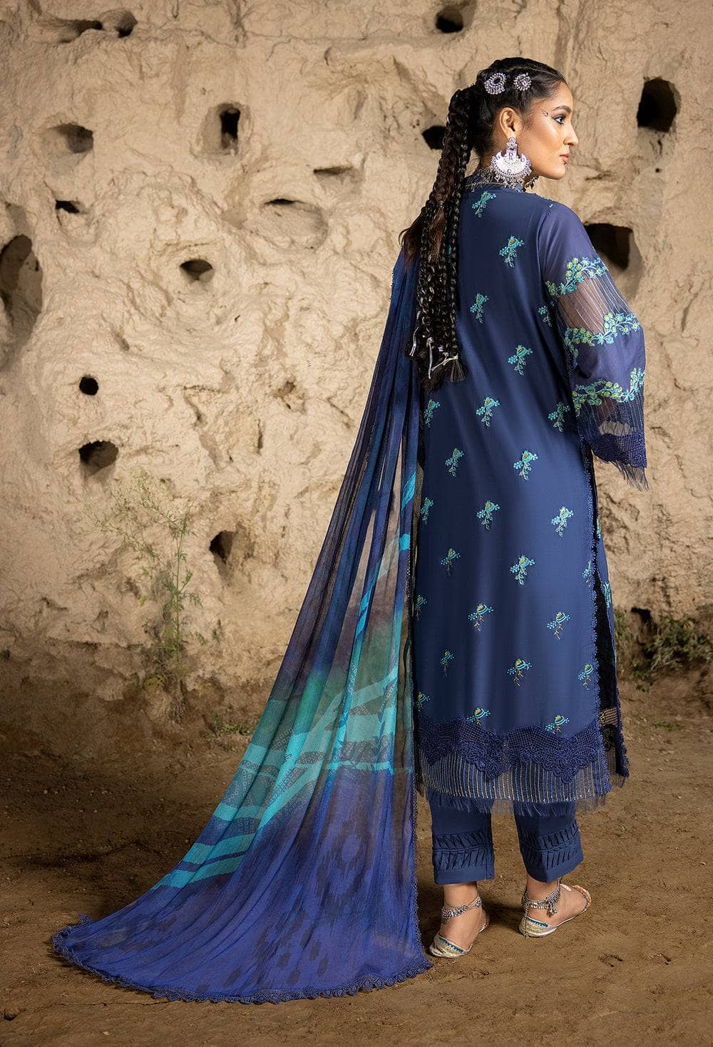 img_adans_libas_lawn_by_hafzah_zia_awwal_boutique