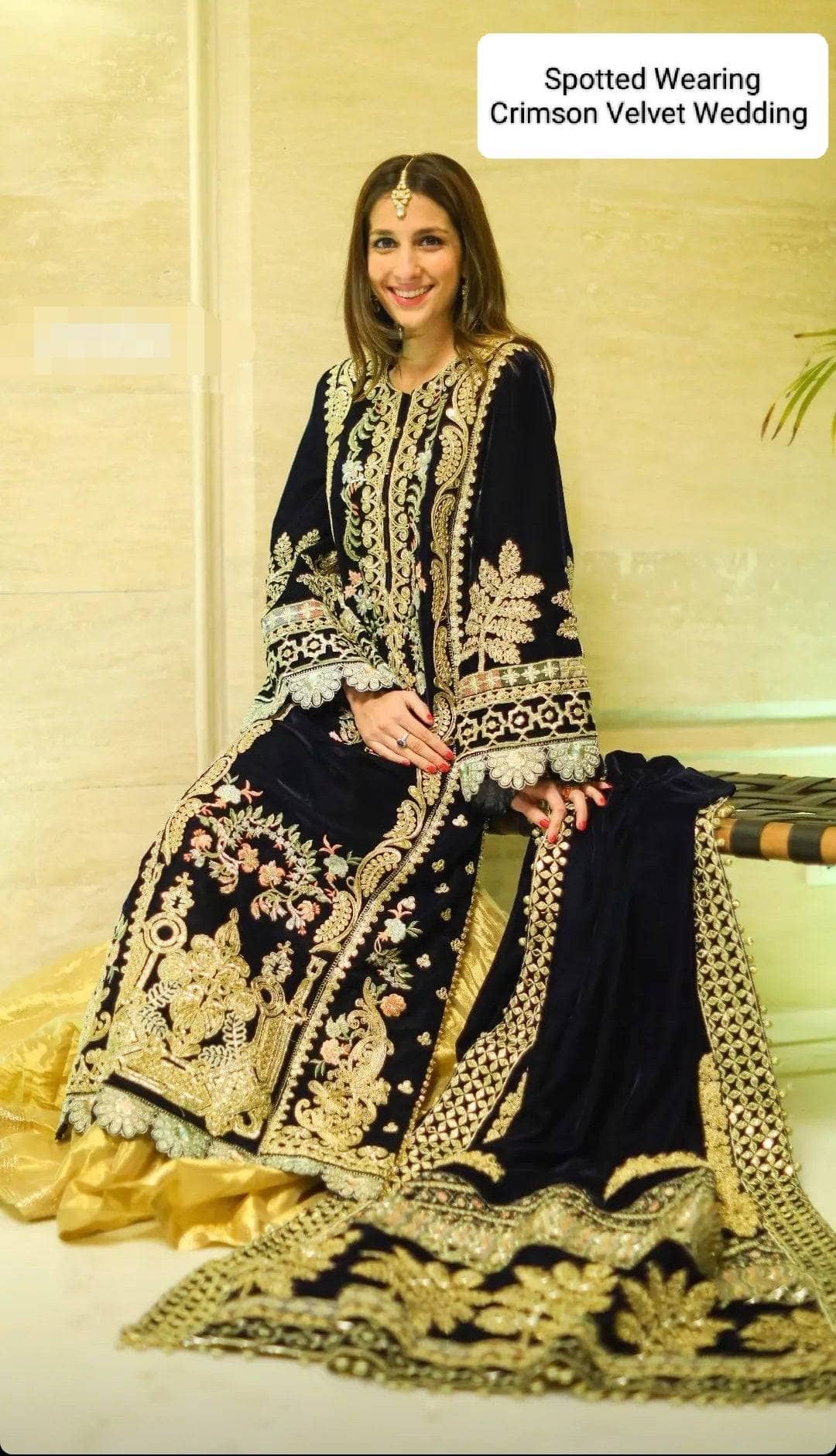 img_spotted_in_crimson_awwal_boutique