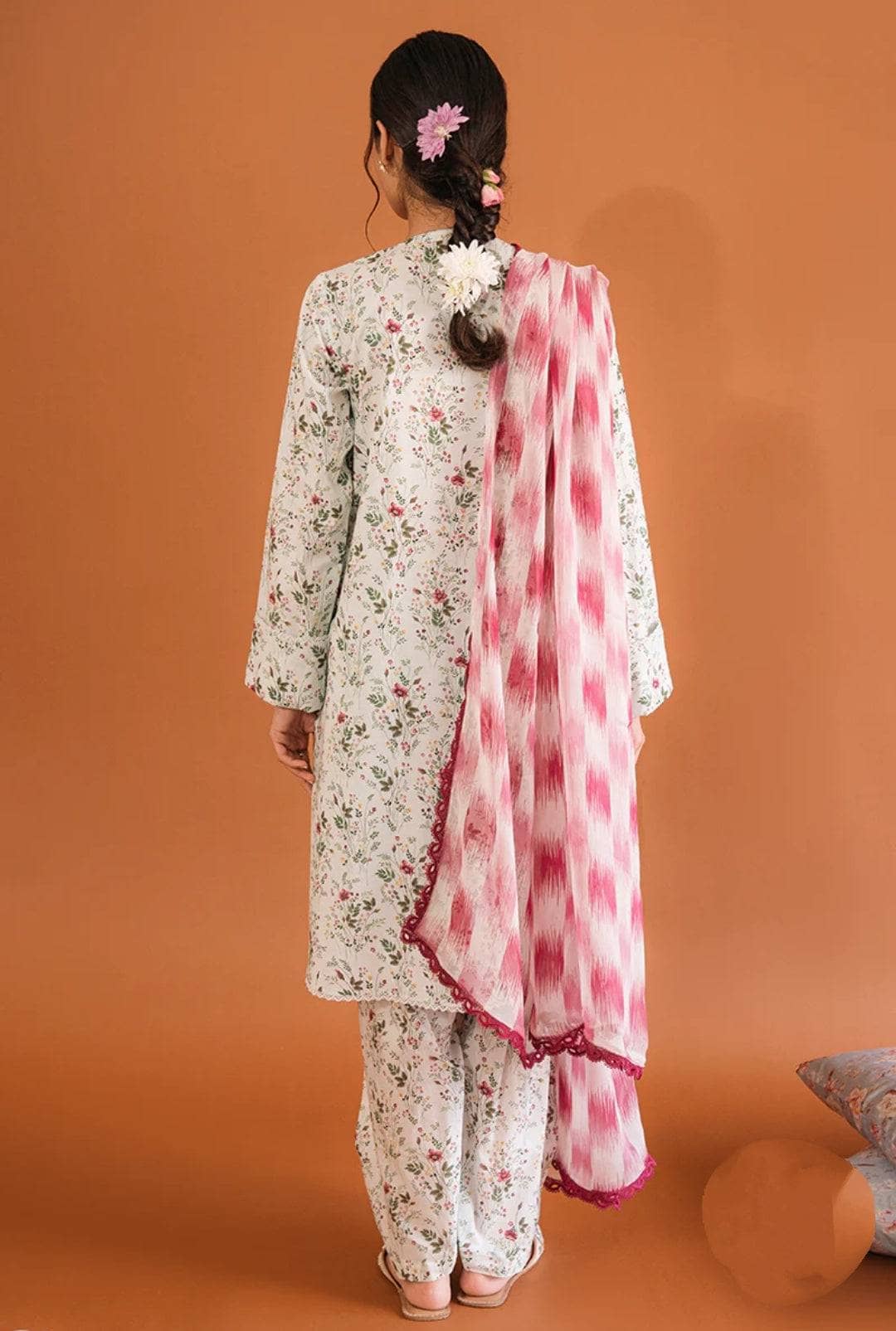 img_cross_stitch_lawn_23_awwal_boutique