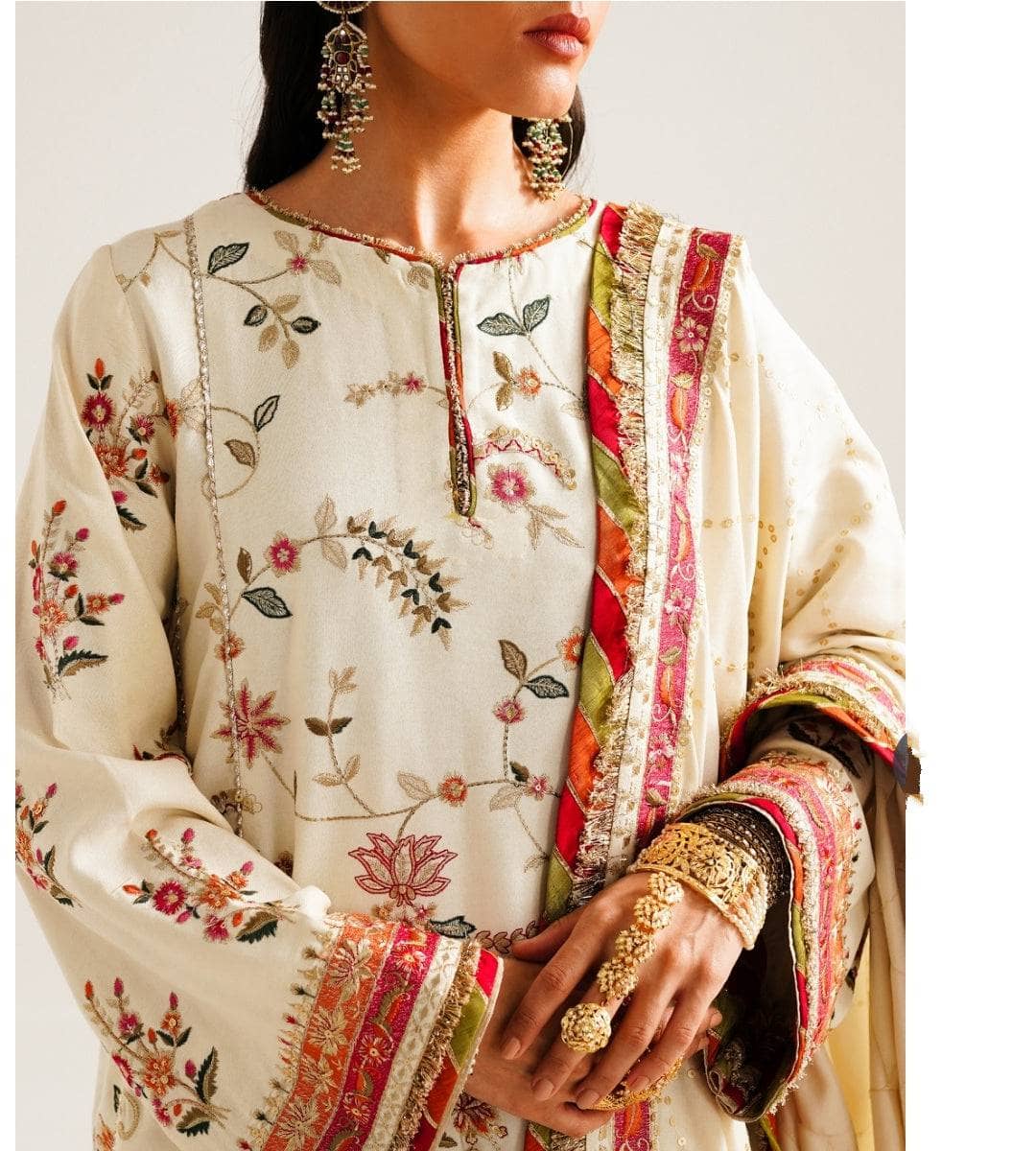 img_zara_shahjahan_winter_23_awwal_boutique