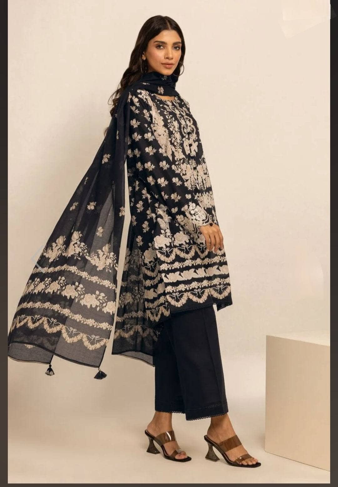 img_khaadi_lawn_24_awwal_boutique