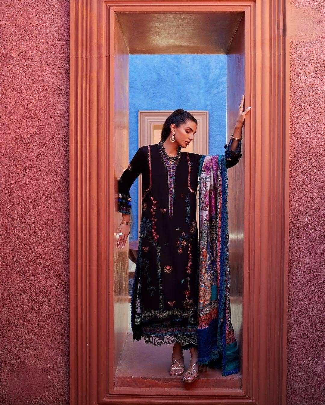 ing_farah_talib_aziz_lawn_24_awwal_boutique