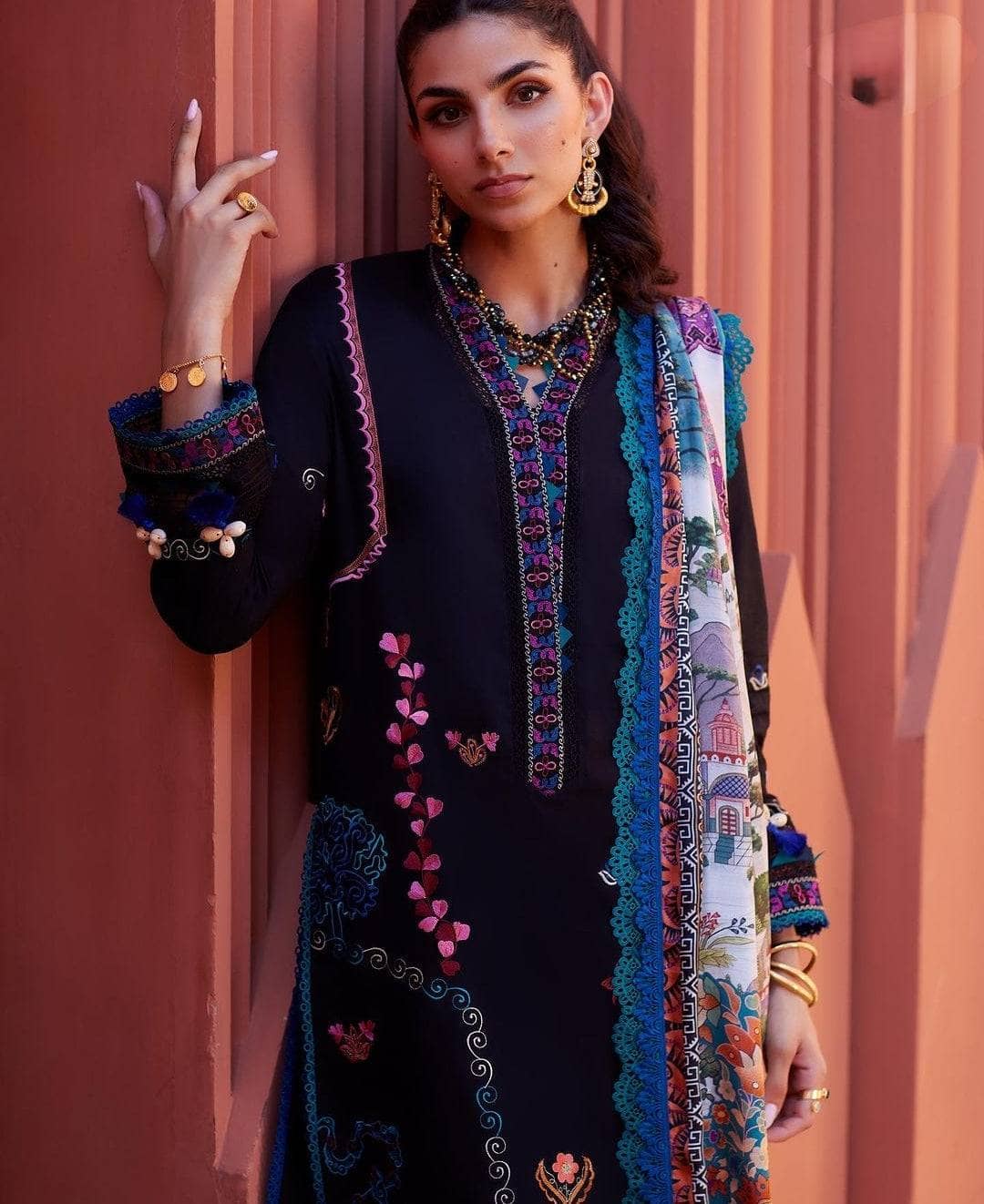ing_farah_talib_aziz_lawn_24_awwal_boutique