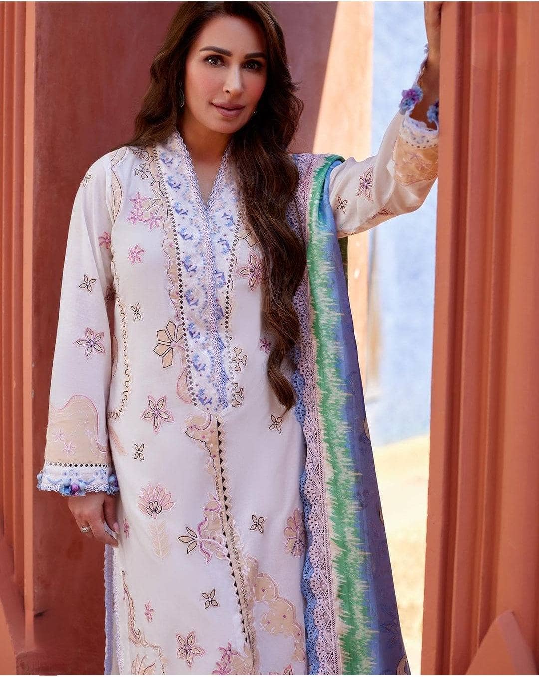 ing_farah_talib_aziz_lawn_24_awwal_boutique