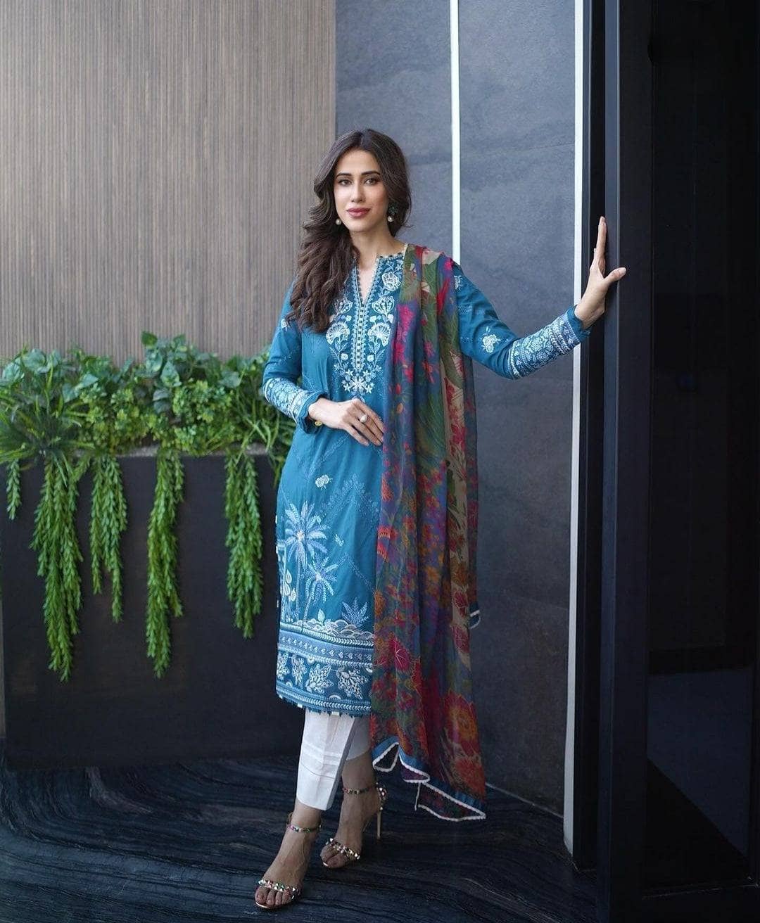 img_zaha_lawn_24_awwal_boutique