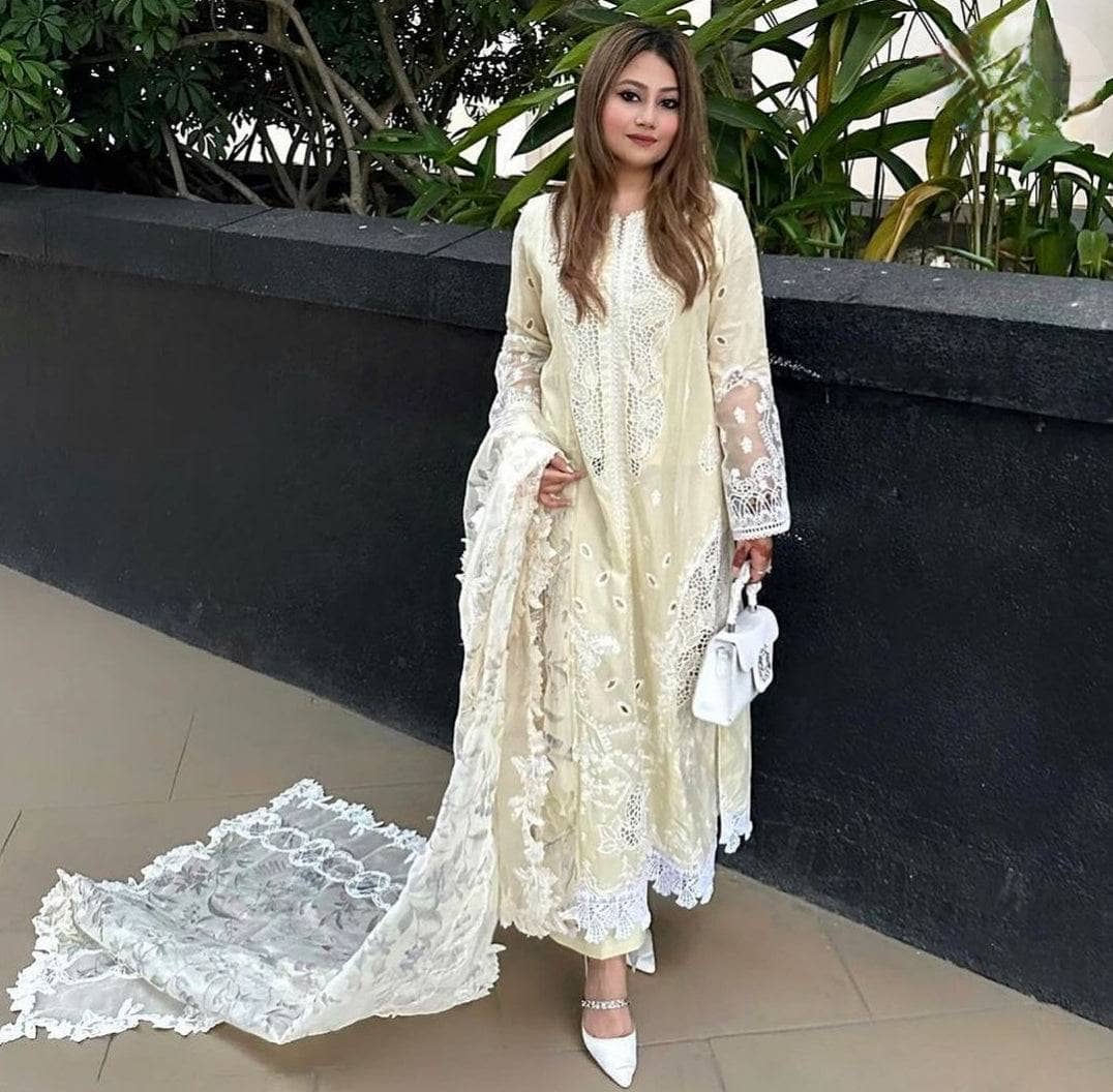 img_qalamkar_lawn_awwal_boutique