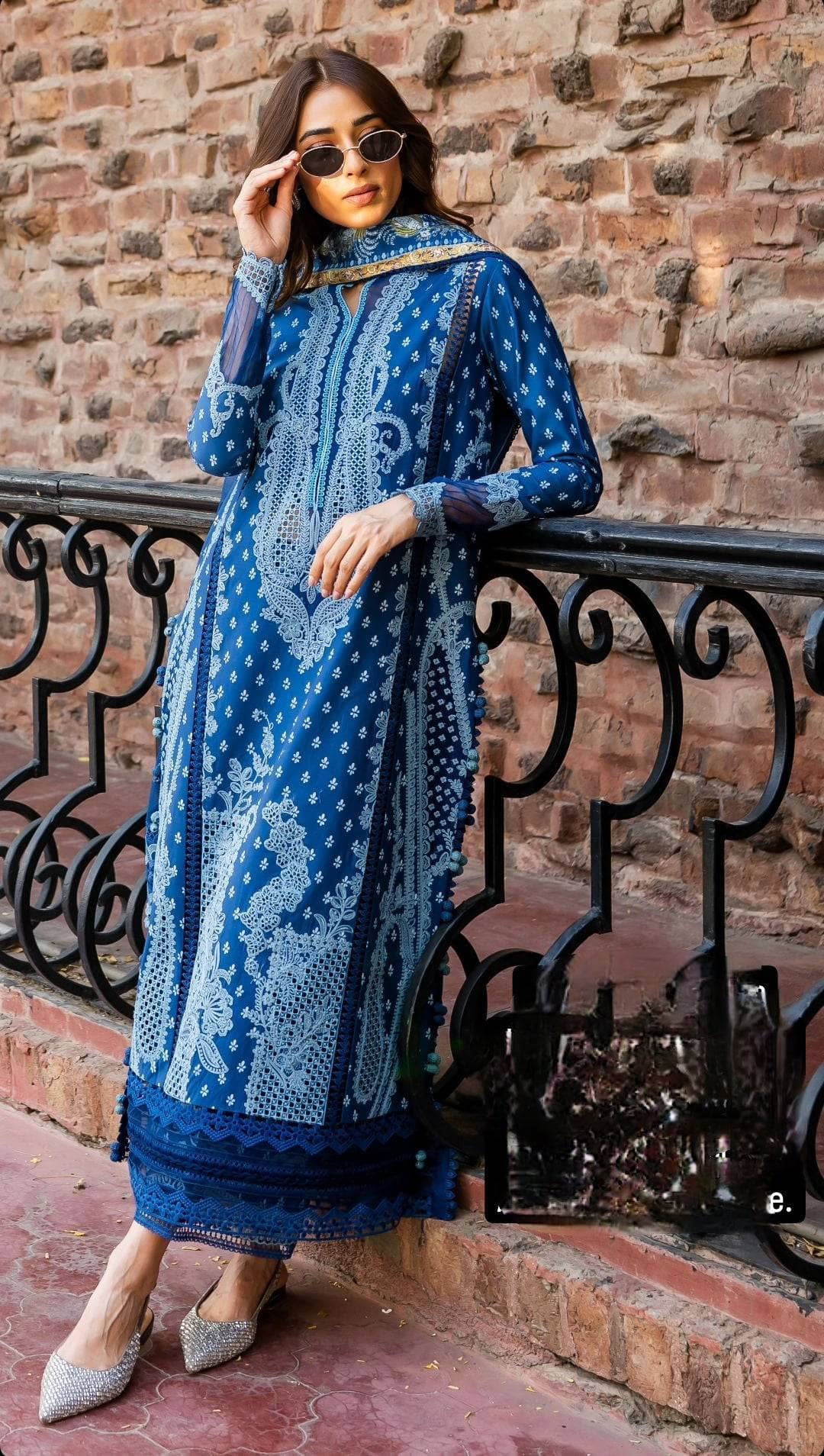 img_spotted_in_crimson_awwal_boutique