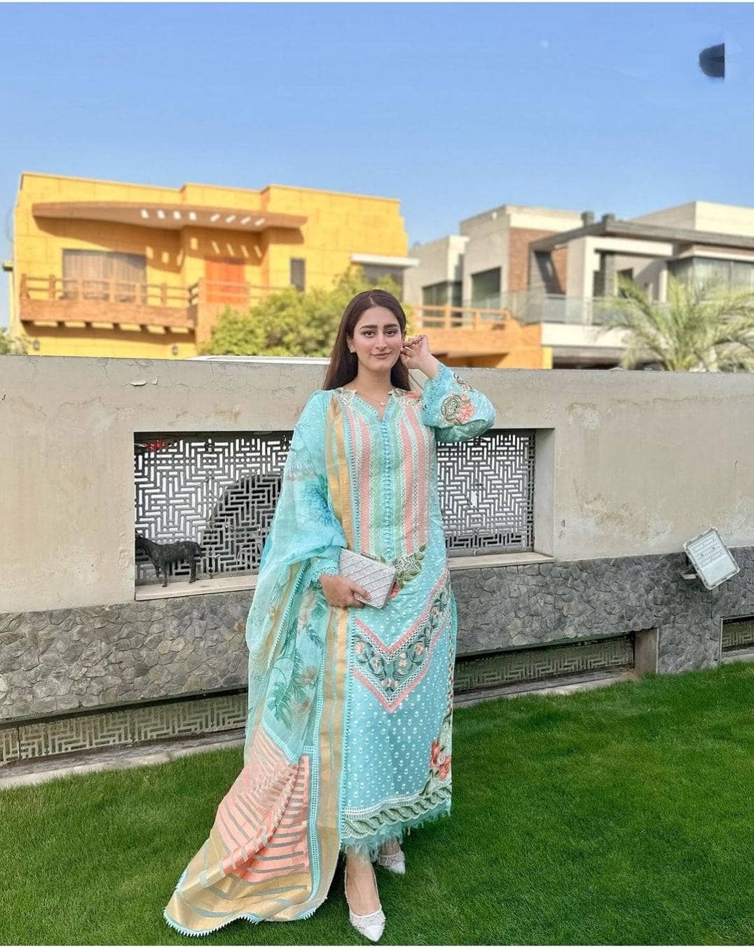 img_spotted_in_crimson_awwal_boutique