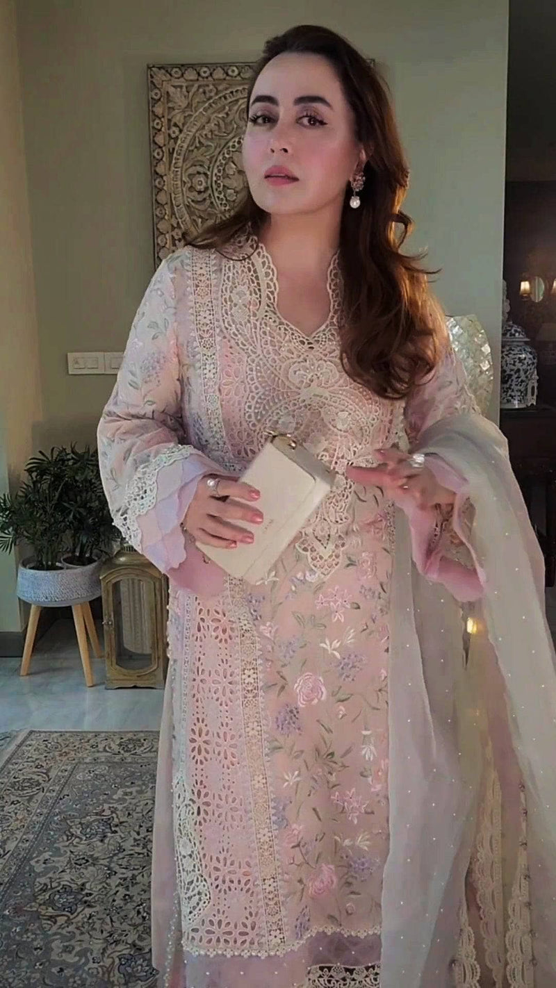 img_spotted_maria_b_awwal_boutique