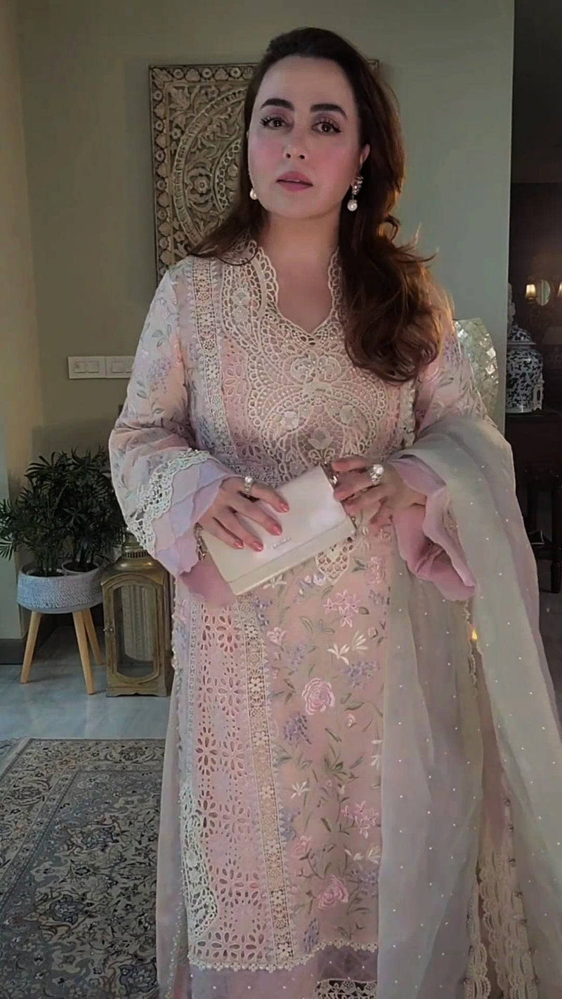 img_spotted_maria_b_awwal_boutique