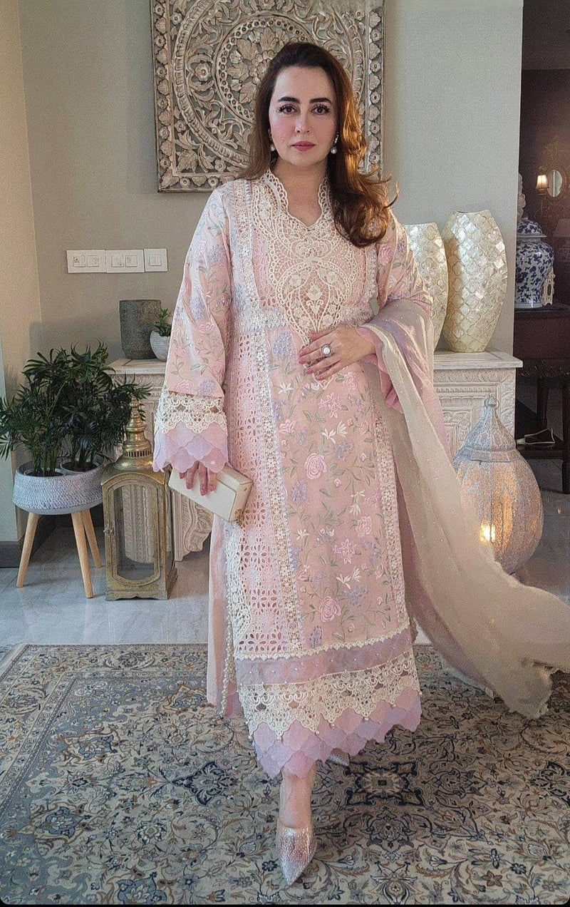 img_spotted_maria_b_awwal_boutique