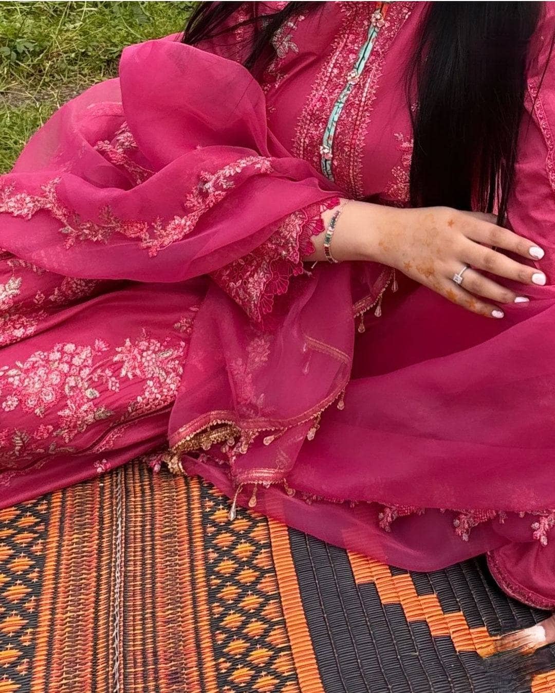 img_hussain_rehar_lawn_awwal_boutique