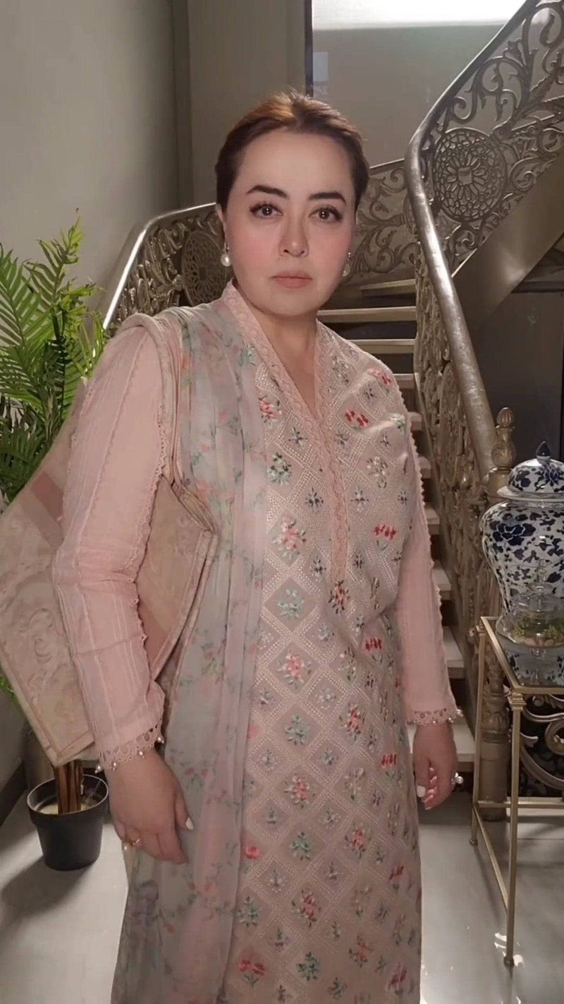 img_maria_b_m_prints_awwal_boutique