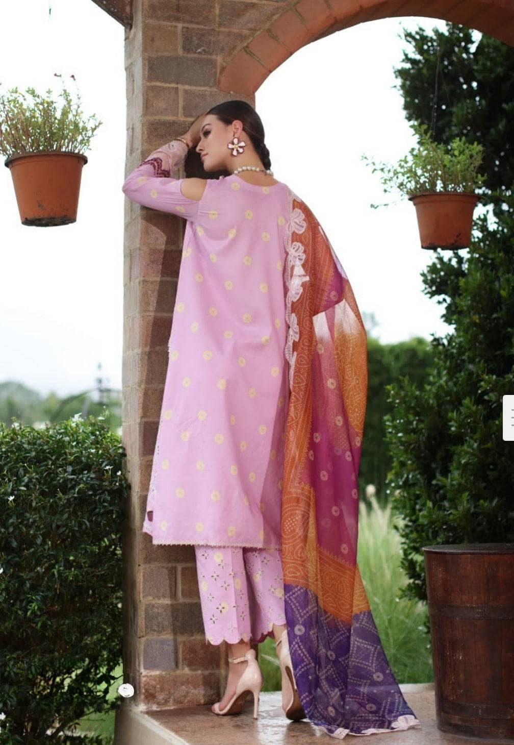 Charizma Sheen Chunari Edition