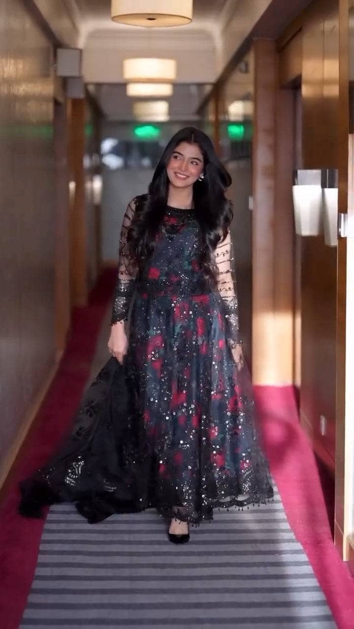 img_baroque_chantelle_awwal_boutique