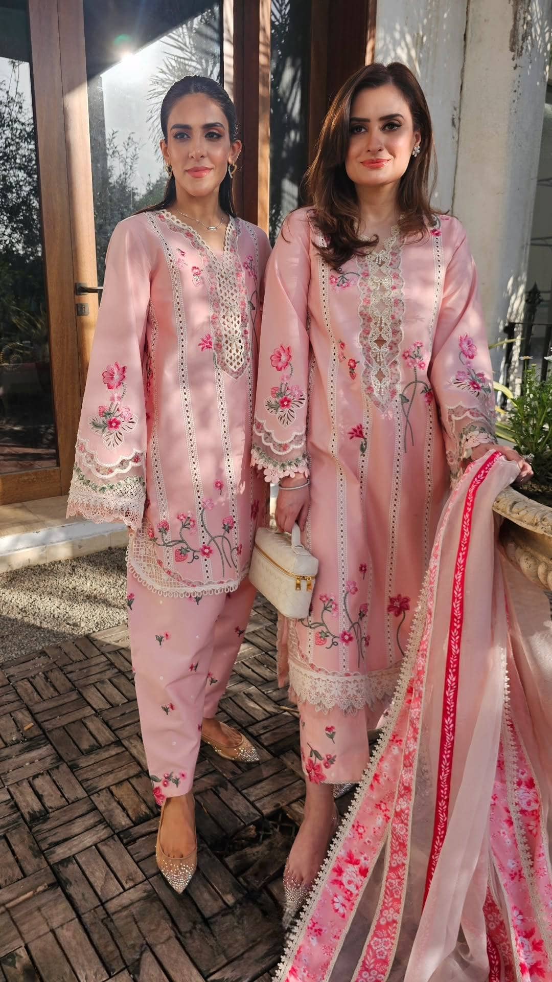 img_spotted_flow_by_crimson_awwal_boutique